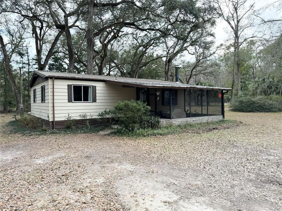 Recently Sold: $199,000 (2 beds, 2 baths, 900 Square Feet)