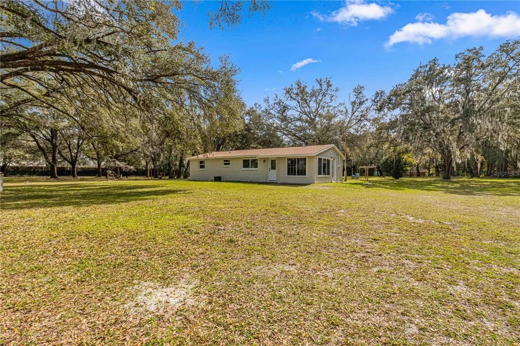 For Sale: $351,000 (3 beds, 1 baths, 1152 Square Feet)