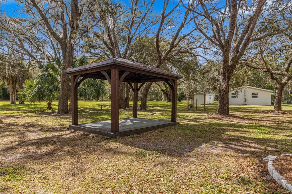 For Sale: $351,000 (3 beds, 1 baths, 1152 Square Feet)