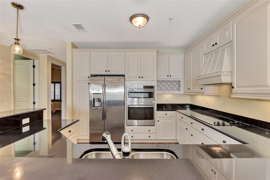 Active With Contract: $689,000 (2 beds, 2 baths, 1688 Square Feet)