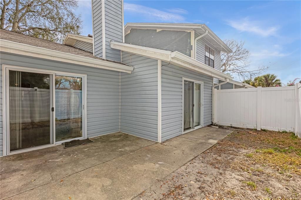 Recently Sold: $230,000 (2 beds, 2 baths, 921 Square Feet)