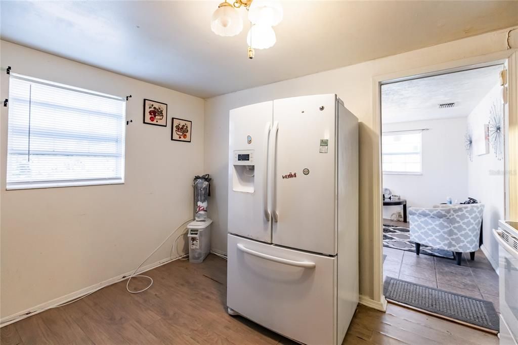 For Sale: $220,000 (3 beds, 2 baths, 1368 Square Feet)