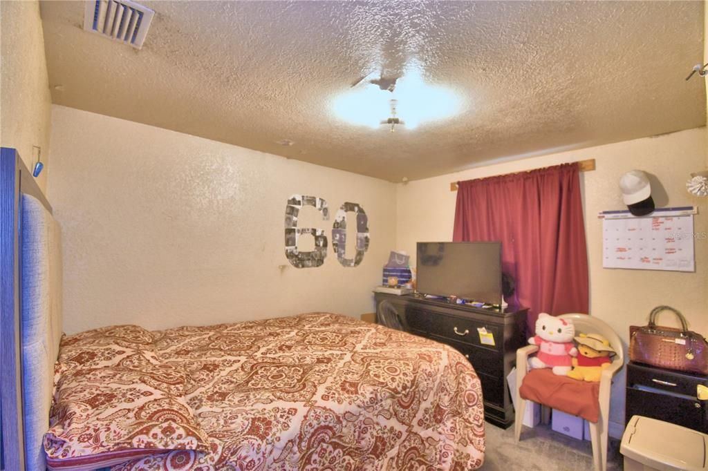 Recently Sold: $180,000 (3 beds, 1 baths, 912 Square Feet)