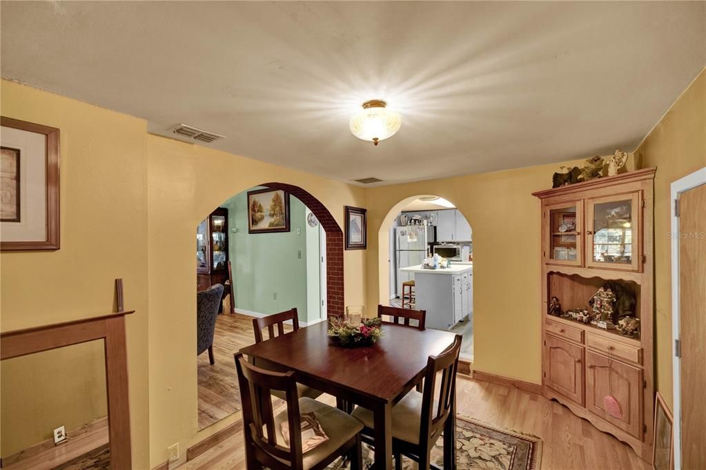 For Sale: $275,000 (4 beds, 2 baths, 1753 Square Feet)
