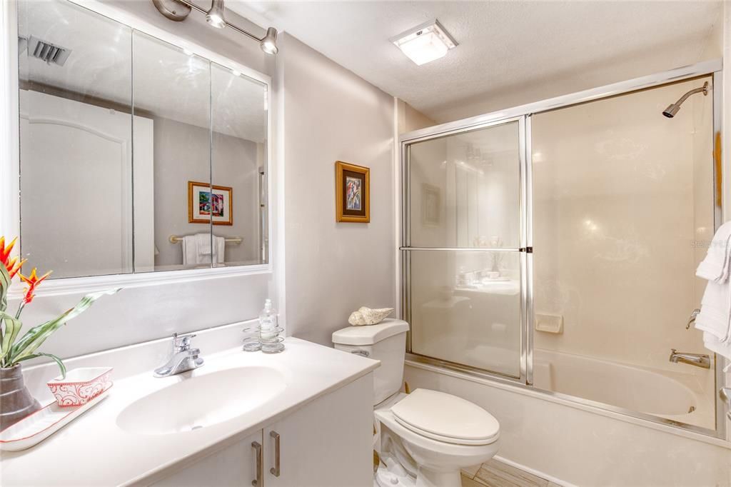 Recently Sold: $550,000 (2 beds, 2 baths, 1660 Square Feet)