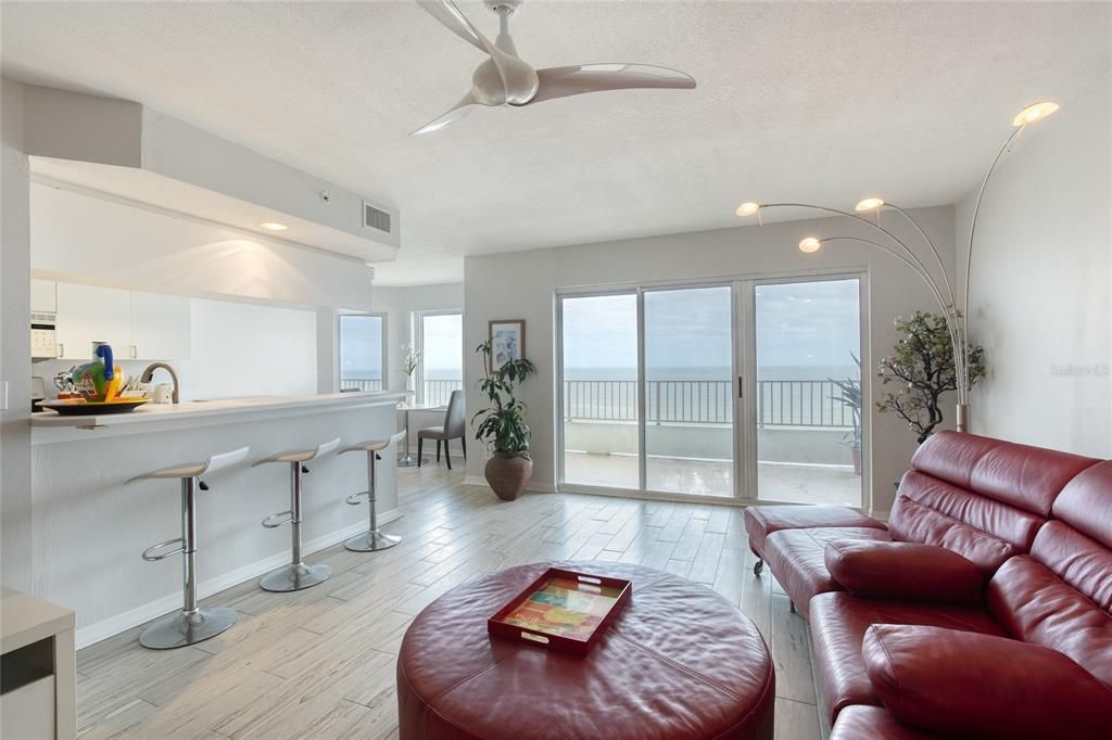 Recently Sold: $550,000 (2 beds, 2 baths, 1660 Square Feet)