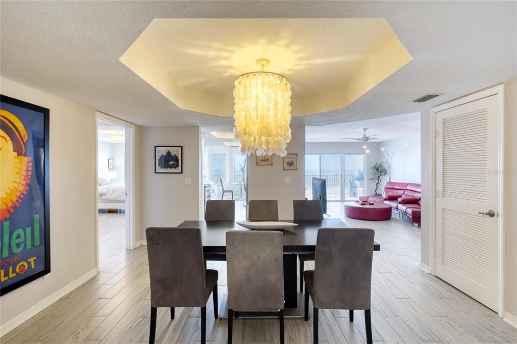 Recently Sold: $550,000 (2 beds, 2 baths, 1660 Square Feet)