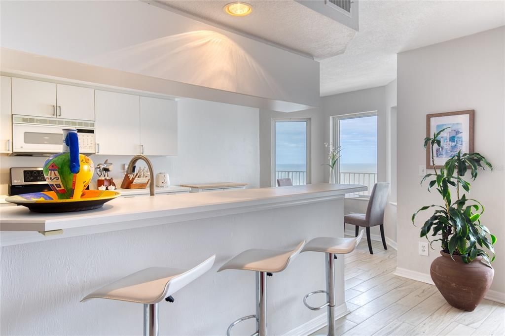 Recently Sold: $550,000 (2 beds, 2 baths, 1660 Square Feet)