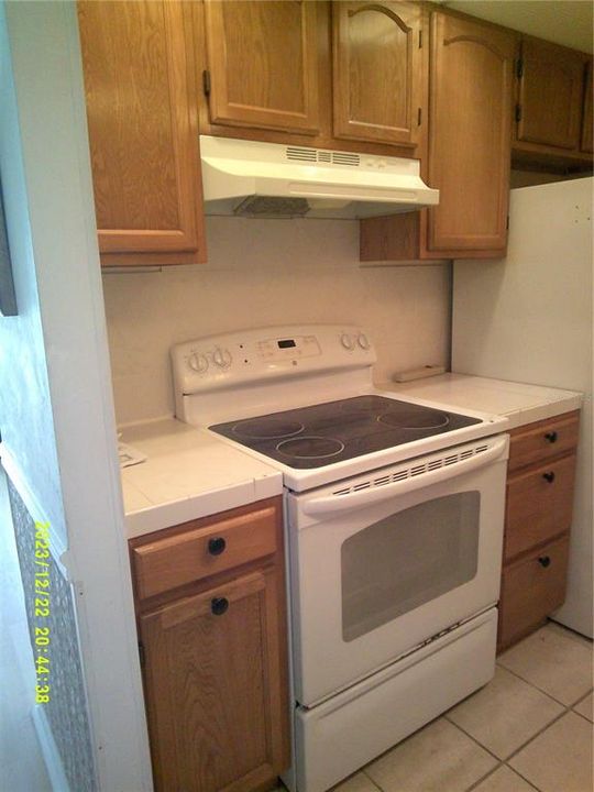For Sale: $85,000 (1 beds, 1 baths, 638 Square Feet)