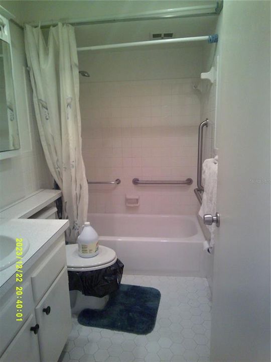 For Sale: $85,000 (1 beds, 1 baths, 638 Square Feet)