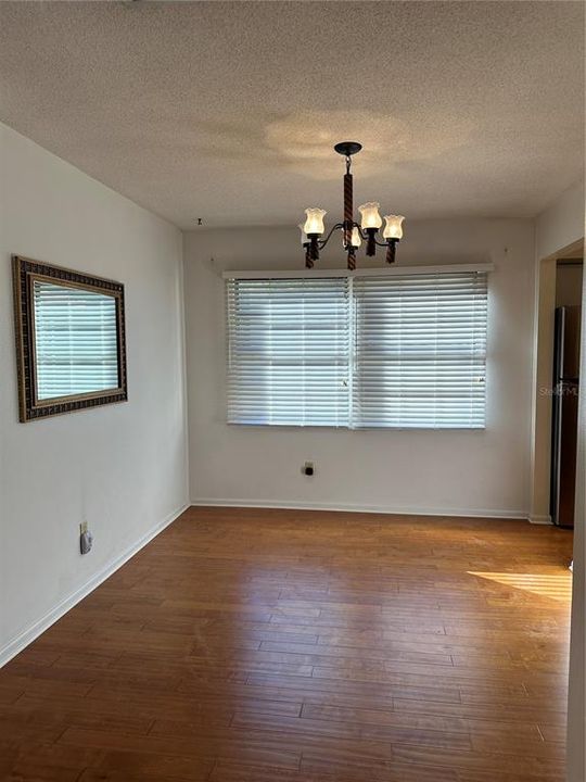 Recently Rented: $2,200 (3 beds, 2 baths, 1554 Square Feet)