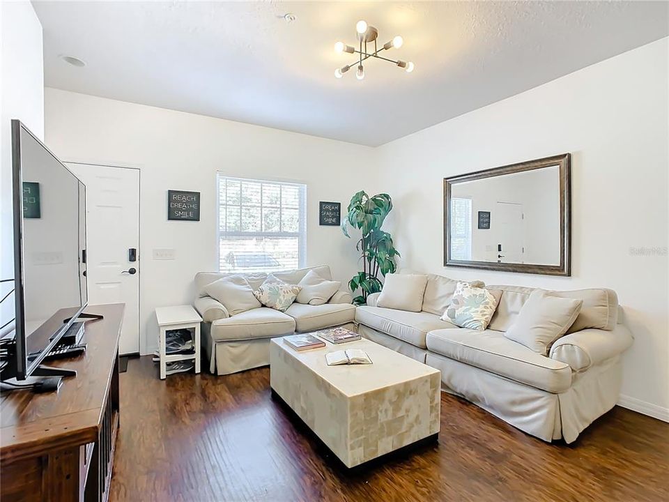 For Sale: $321,990 (3 beds, 2 baths, 1300 Square Feet)