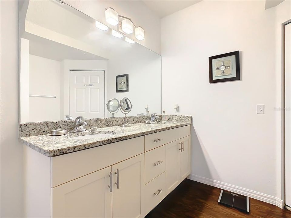 For Sale: $321,990 (3 beds, 2 baths, 1300 Square Feet)