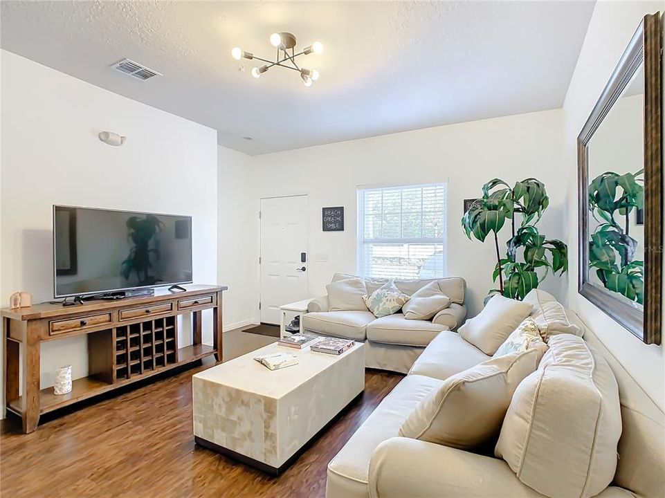 For Sale: $321,990 (3 beds, 2 baths, 1300 Square Feet)