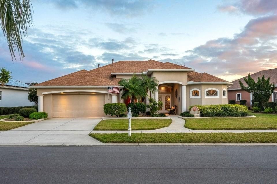 Recently Sold: $650,000 (3 beds, 3 baths, 2149 Square Feet)