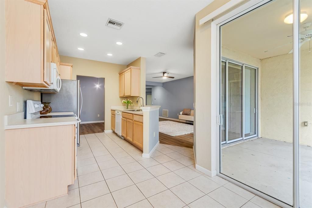 For Sale: $222,500 (2 beds, 2 baths, 1428 Square Feet)