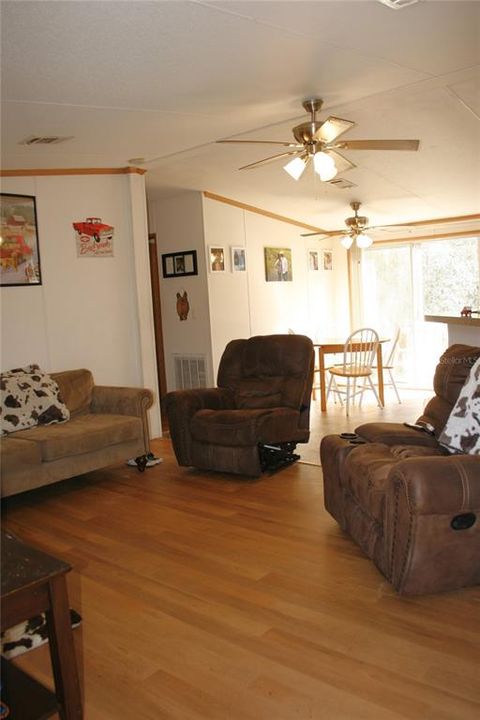 Active With Contract: $149,900 (3 beds, 2 baths, 1056 Square Feet)