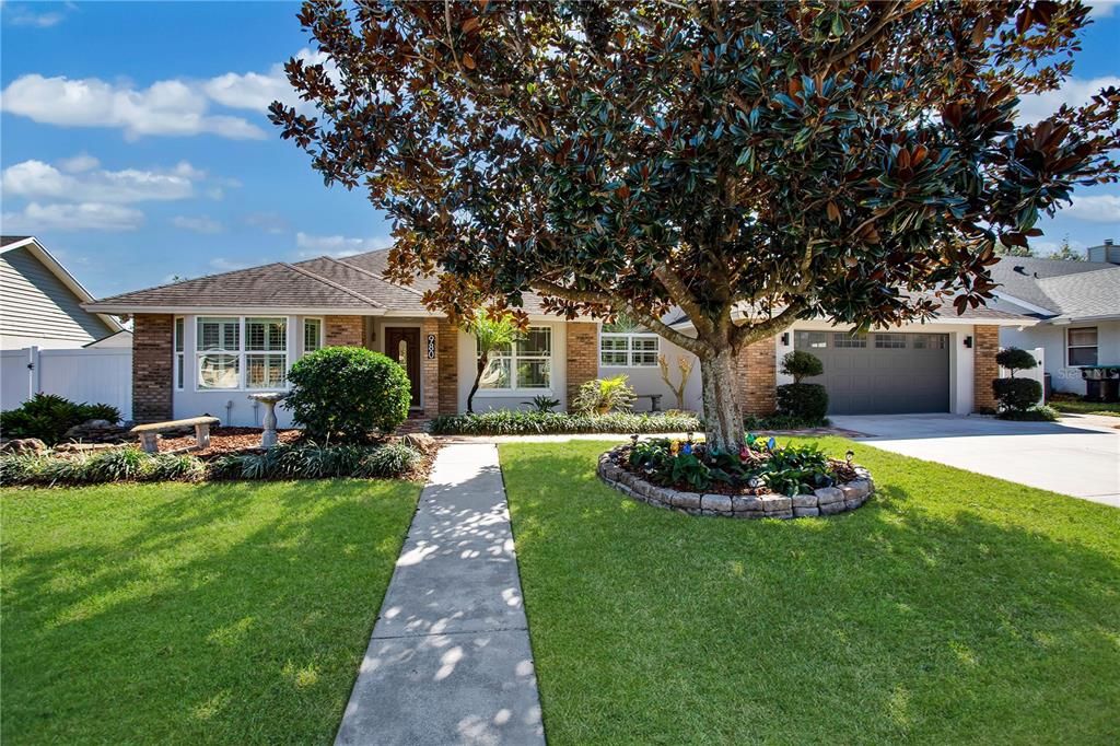 Recently Sold: $747,000 (4 beds, 2 baths, 2416 Square Feet)