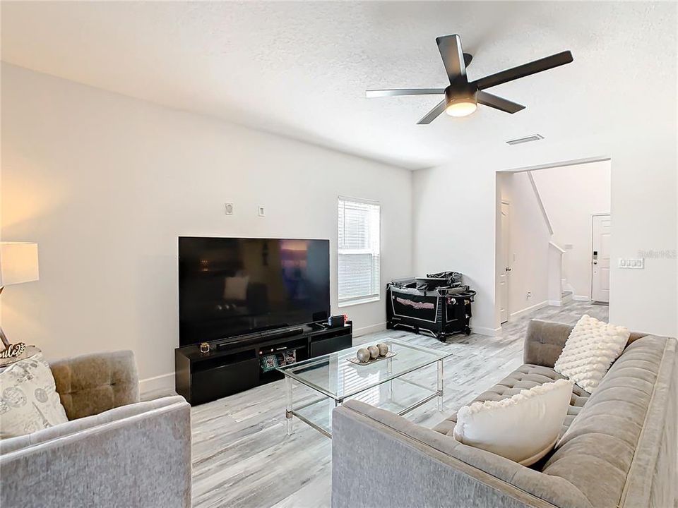 For Sale: $327,000 (4 beds, 2 baths, 2014 Square Feet)