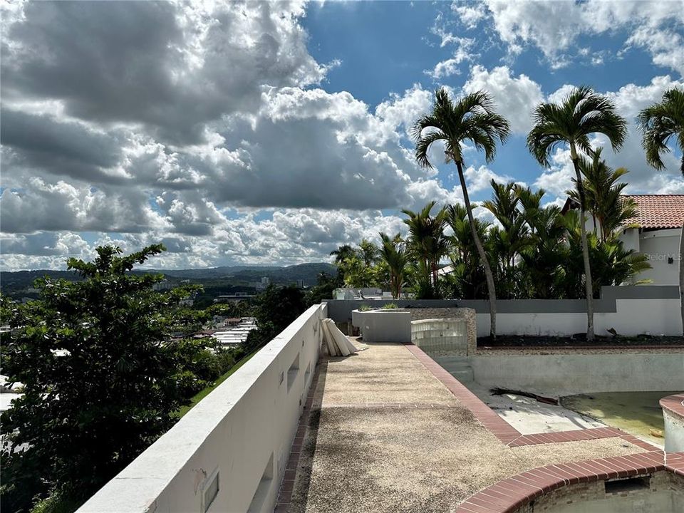 Vendido Recientemente: $980,000 (4 camas, 3 baños, 3240 Pies cuadrados)