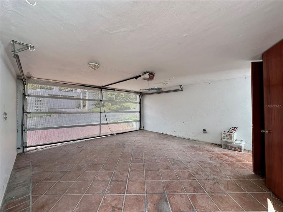 Vendido Recientemente: $980,000 (4 camas, 3 baños, 3240 Pies cuadrados)