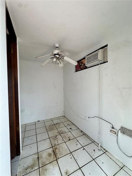 Vendido Recientemente: $980,000 (4 camas, 3 baños, 3240 Pies cuadrados)