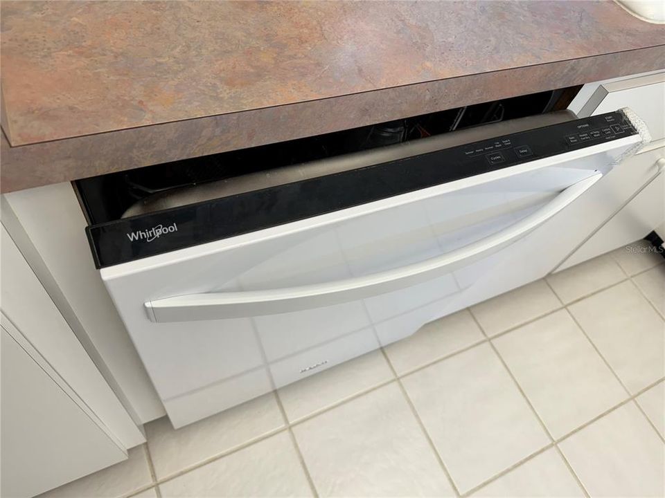 Whirlpool Dishwasher 2022