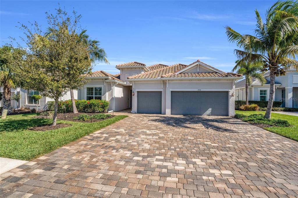 Recently Sold: $840,000 (3 beds, 3 baths, 2445 Square Feet)