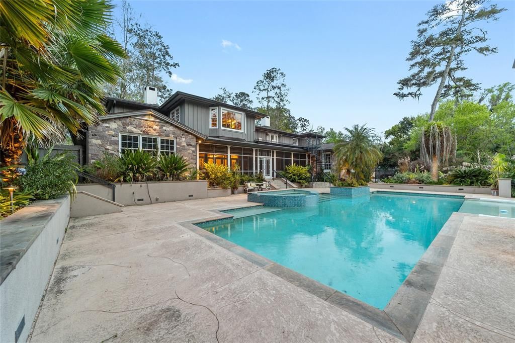 Recently Sold: $1,780,000 (5 beds, 6 baths, 6399 Square Feet)