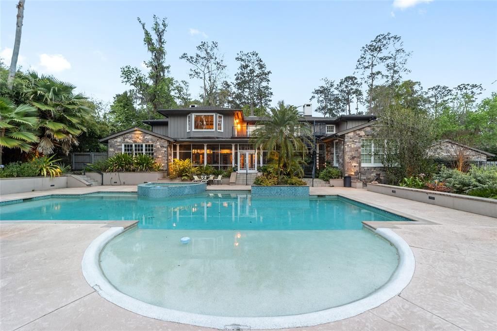 Recently Sold: $1,780,000 (5 beds, 6 baths, 6399 Square Feet)