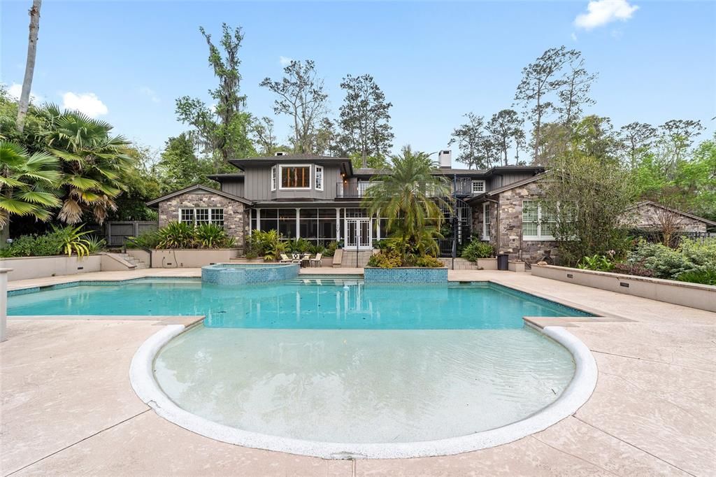 Recently Sold: $1,780,000 (5 beds, 6 baths, 6399 Square Feet)