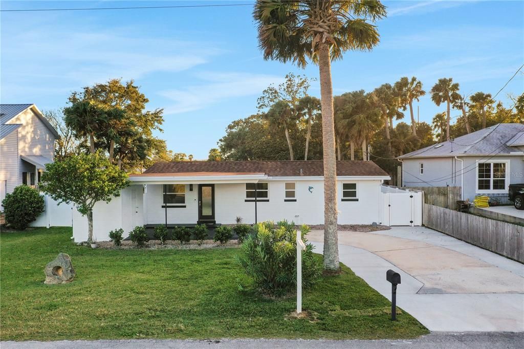 Recently Sold: $435,000 (3 beds, 1 baths, 1124 Square Feet)