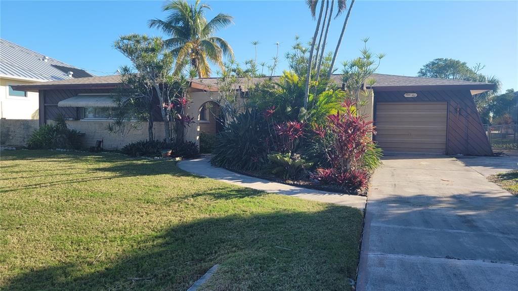 Recently Sold: $475,000 (2 beds, 2 baths, 1604 Square Feet)