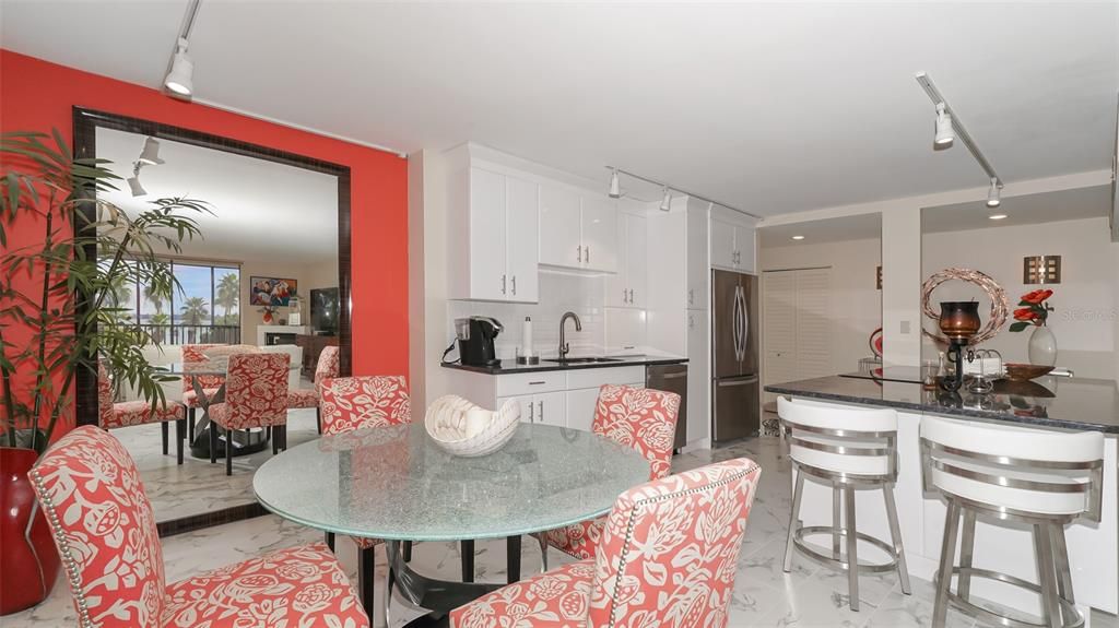 Active With Contract: $3,975 (2 beds, 2 baths, 1247 Square Feet)