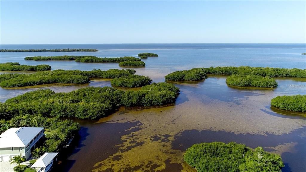 На продажу: $395,000 (0.26 acres)