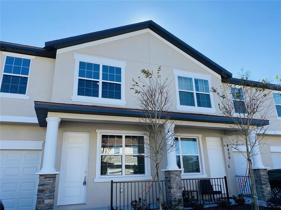 Recently Rented: $2,100 (4 beds, 2 baths, 1650 Square Feet)