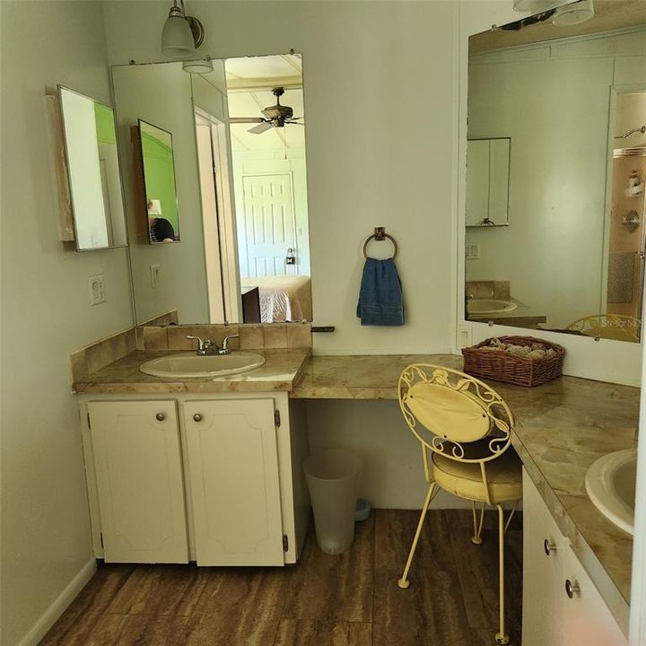 For Sale: $149,900 (2 beds, 2 baths, 1144 Square Feet)