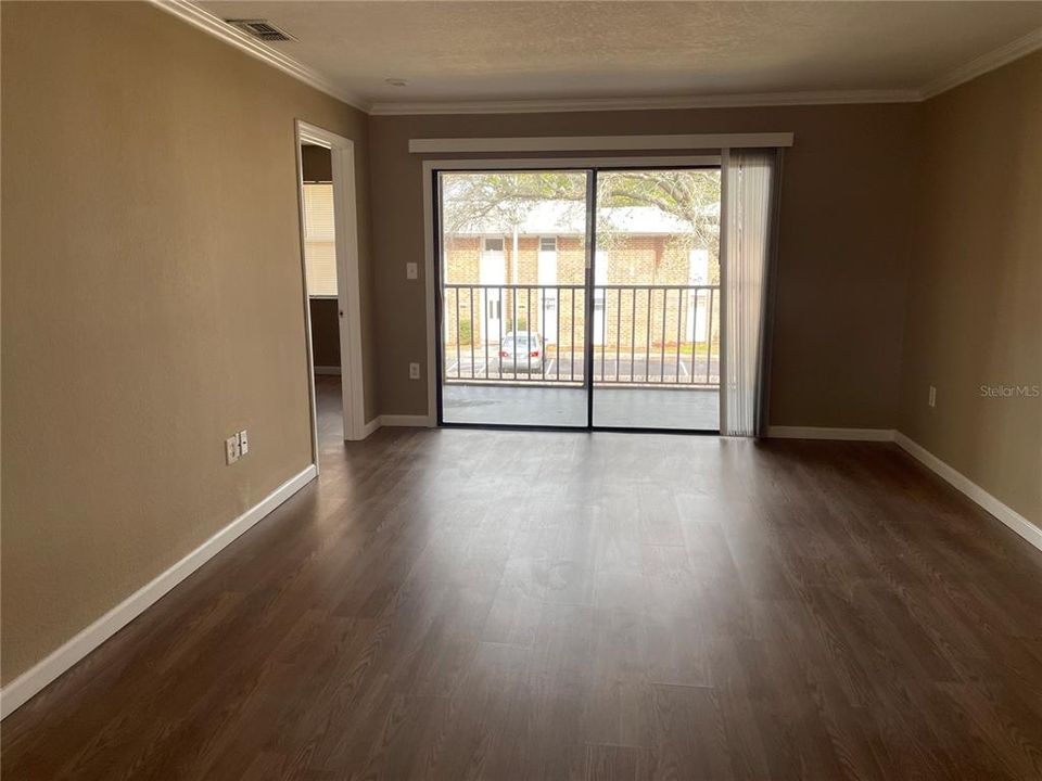 Recently Rented: $1,595 (2 beds, 2 baths, 901 Square Feet)