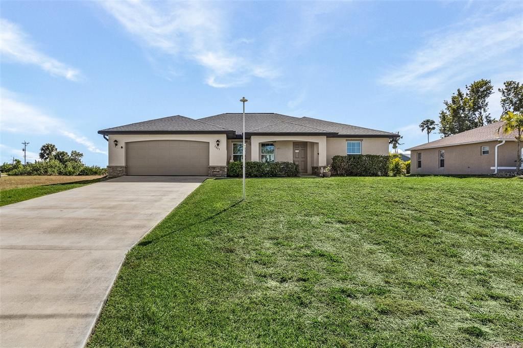 Active With Contract: $355,500 (4 beds, 2 baths, 1830 Square Feet)