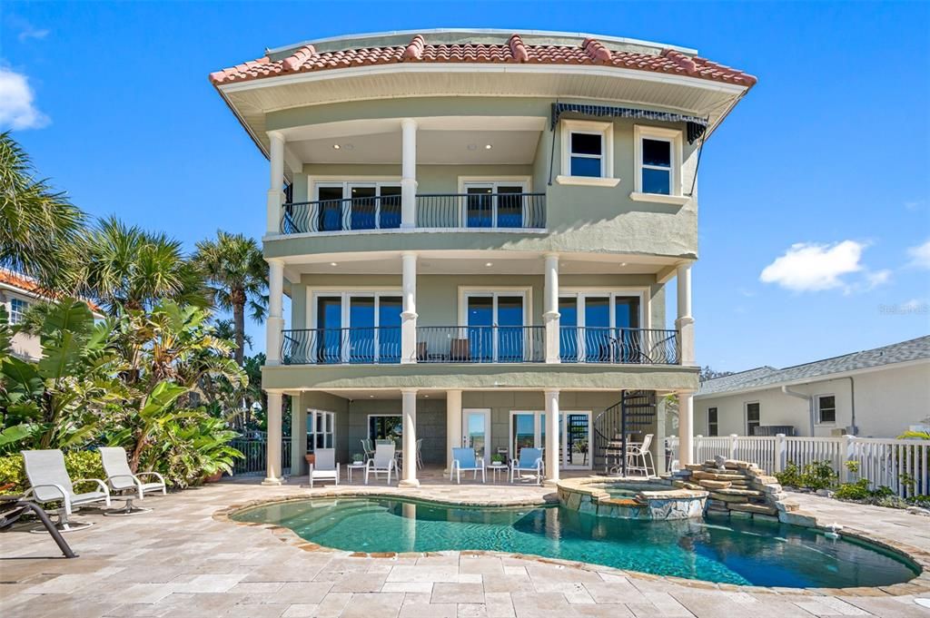 Recently Sold: $5,750,000 (4 beds, 4 baths, 4223 Square Feet)