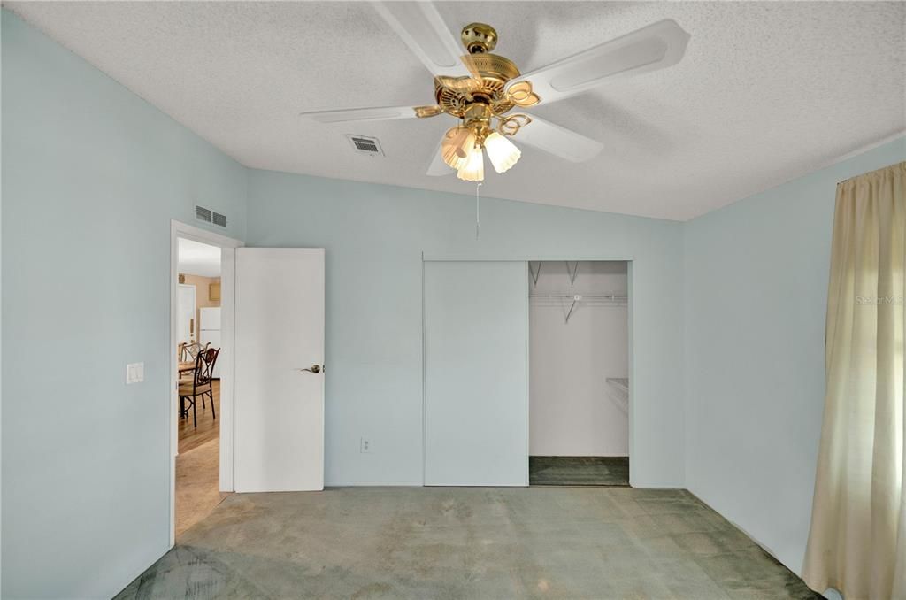 For Sale: $145,000 (2 beds, 1 baths, 832 Square Feet)