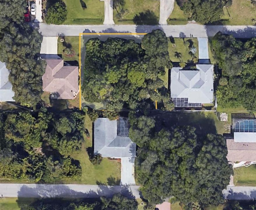 Vendido Recientemente: $60,000 (0.18 acres)