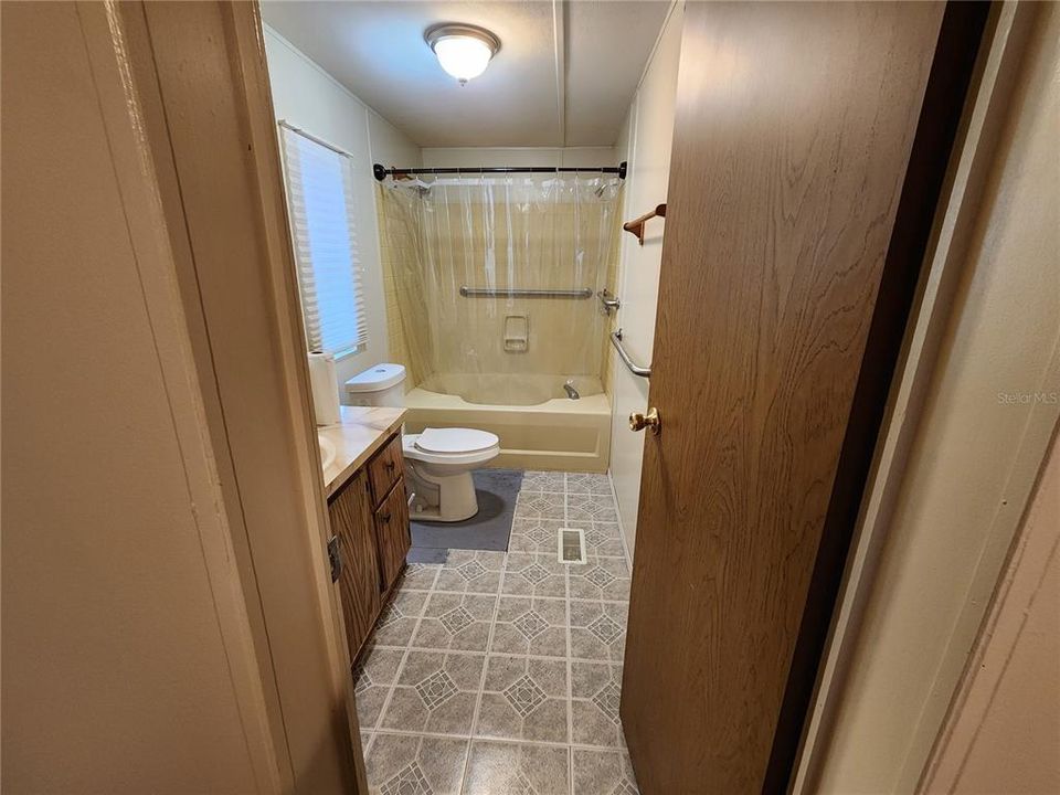 最近售出: $145,000 (3 贝兹, 2 浴室, 1110 平方英尺)