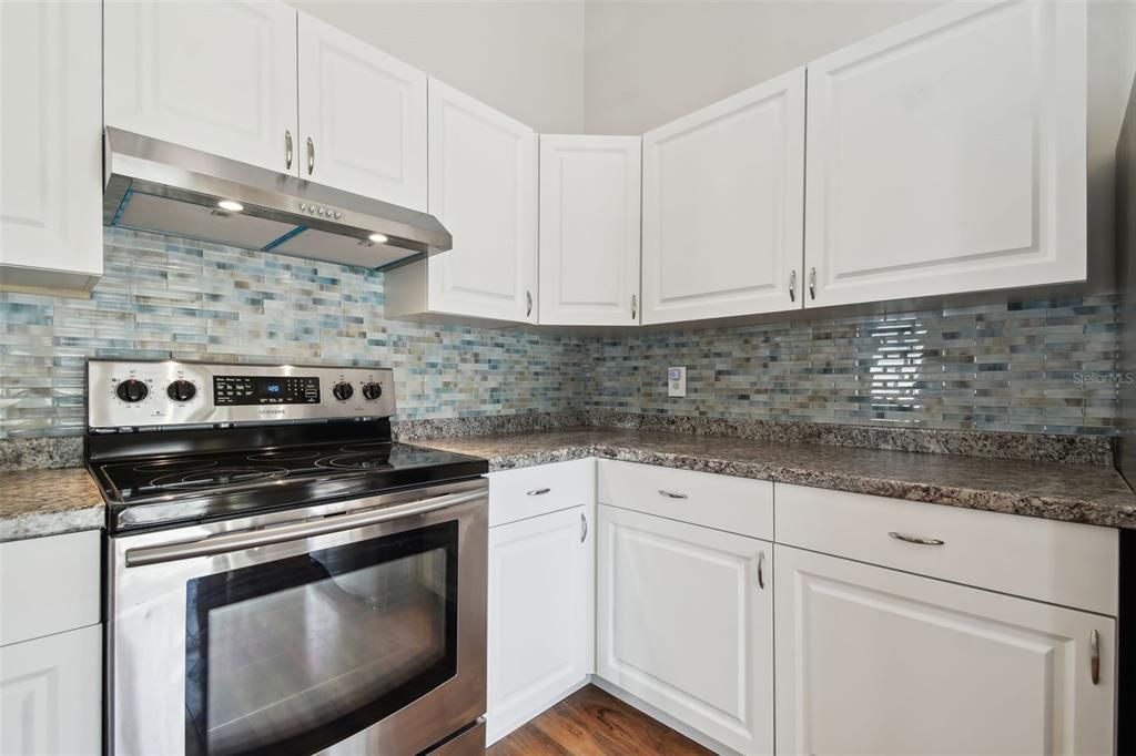 Active With Contract: $2,200 (3 beds, 2 baths, 1035 Square Feet)