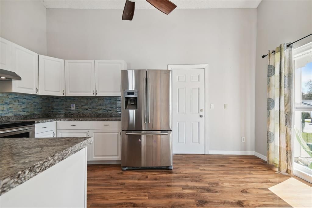 Active With Contract: $2,200 (3 beds, 2 baths, 1035 Square Feet)