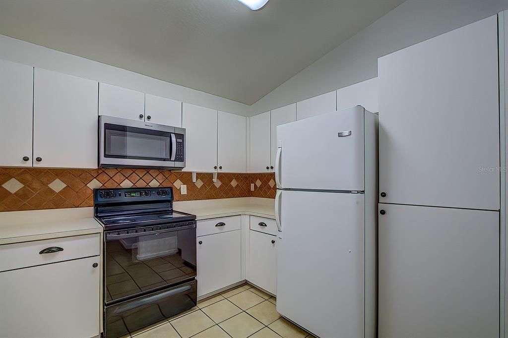 For Rent: $1,690 (3 beds, 2 baths, 1273 Square Feet)