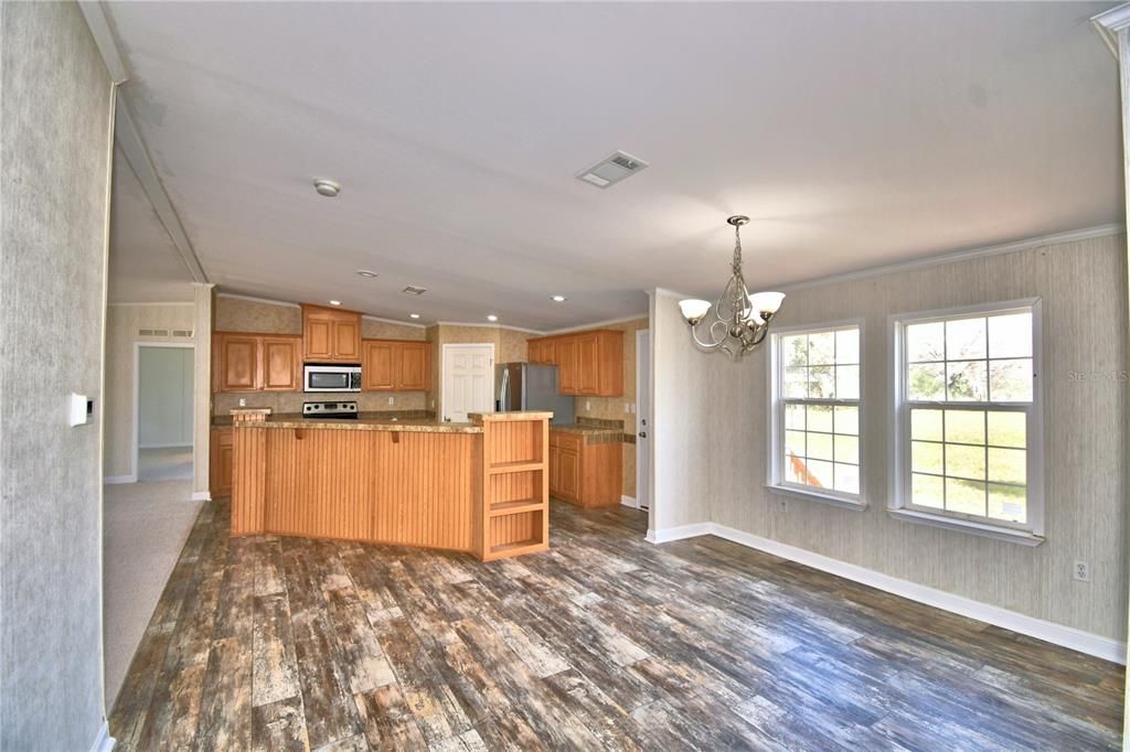 Active With Contract: $284,900 (3 beds, 2 baths, 2280 Square Feet)