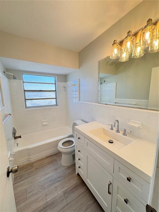 Recently Rented: $1,425 (2 beds, 1 baths, 760 Square Feet)