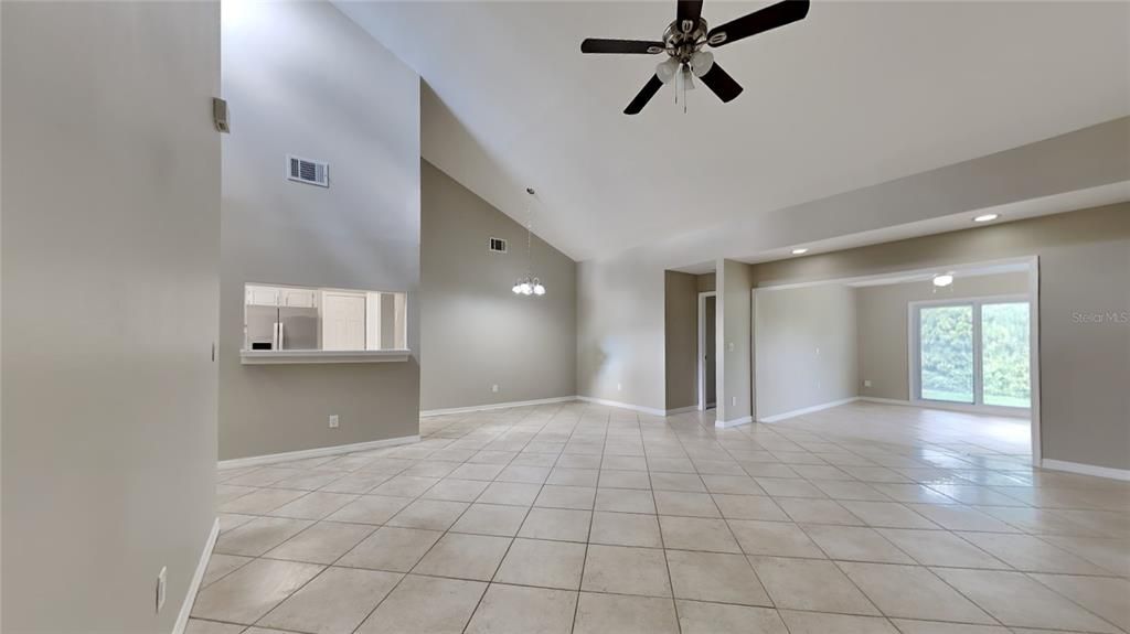 Active With Contract: $289,900 (2 beds, 2 baths, 1500 Square Feet)