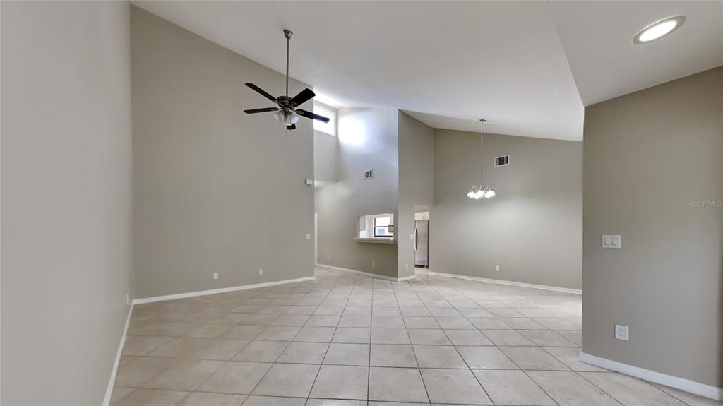 Active With Contract: $289,900 (2 beds, 2 baths, 1500 Square Feet)